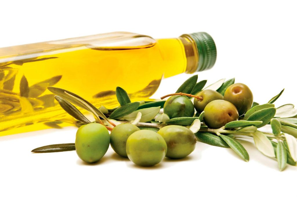 El aceite de oliva virgen, es sin duda el mejor de los aceites, su composición química es prácticamente ideal.