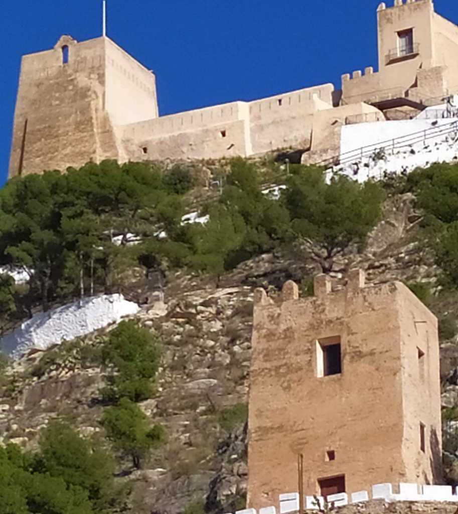 Torre, albacar y parte del castillo andalusí de Cullera. Valencia.
