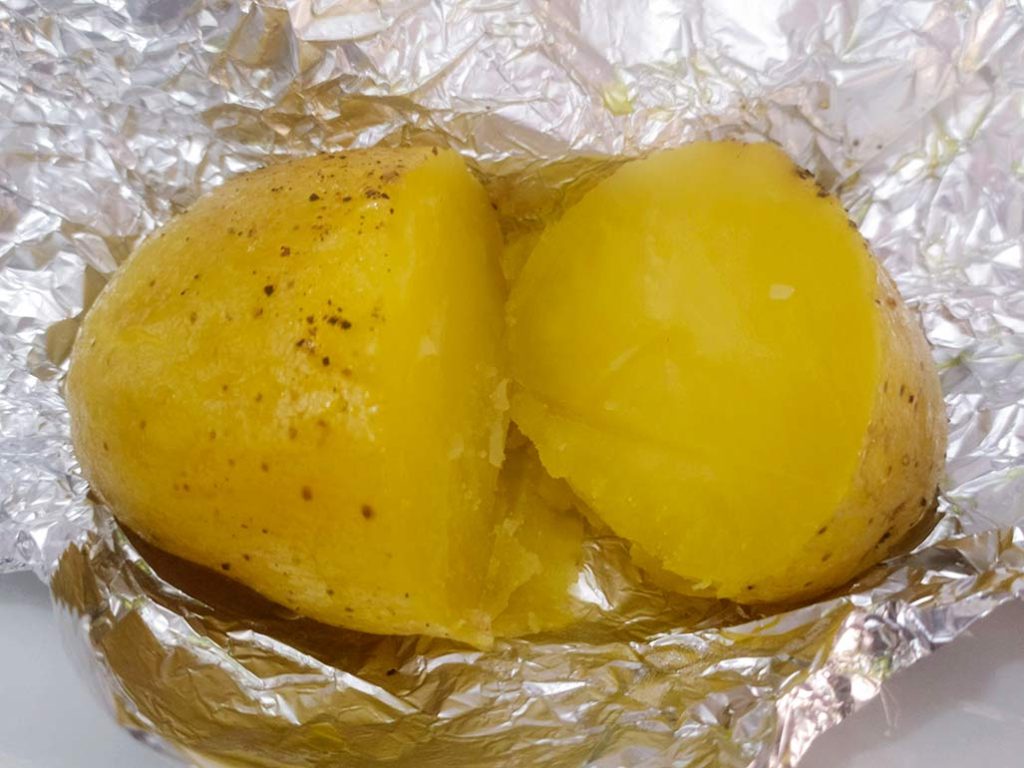 Patatas asadas enteras al horno